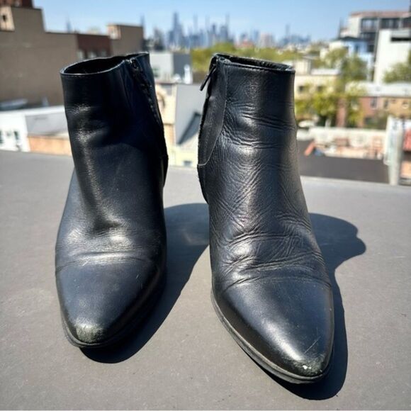 Zara black leather booties size 9.5 pointed-toe chunky heel trendy fall classic - Picture 2 of 3